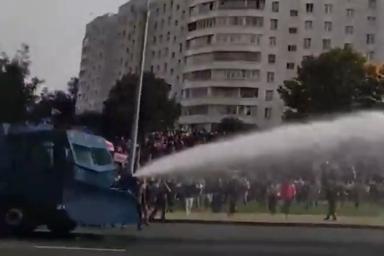 В МВД Беларуси подтвердили применение водометов против протестующих