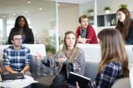 Как понять, что коллега вас подсиживает: специалисты назвали 3 признака