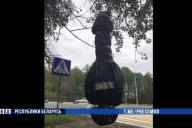 В Бресте задержали 9 человек, которые вывесили чучела с надписями ОМОН