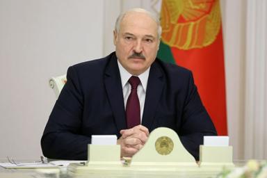 Лукашенко объяснил, кто и как перехватывает европейские деньги на пути в Беларусь