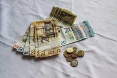 Что происходит с рублем? В Беларуси вновь подорожали все валюты