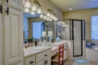 Стоит ли устанавливать душевую кабину: плюсы и минусы интерьерного решения