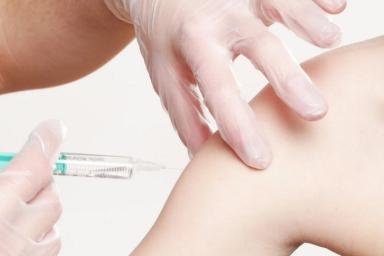 Стало известно, когда в Беларуси начнется вакцинация от COVID-19 