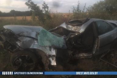 В Ляховичах судили водителя, пустившего за руль 15-летнюю девочку. Она разогналась до 120 км/час и погибла в ДТП
