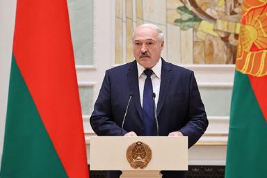Лукашенко рассказал, будут ли поблажки для тех, кто «бросается на милицию»