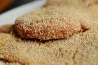 Простой способ приготовления панировочных сухарей без мясорубки и блендера