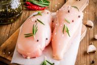 Много паразитов и бактерий: какие части куриной тушки нельзя есть