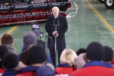 «Мощнейшие спецслужбы мира работают против Беларуси» – Лукашенко