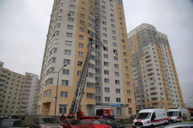 Пожар в жилом доме в Минске: сотрудники МЧС спасли семью