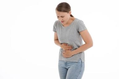 Медики перечислили 5 важных сигналов организма, которые предупреждают о язве желудка