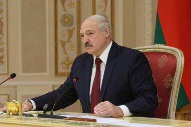 Лукашенко об идее Зеленского не называть его президентом: «Чья б корова мычала, а Зеленского молчала»