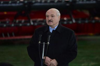 Лукашенко: Я сдерживал военных, я даже армию не ввел в Минск