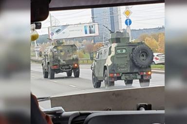 На улицах Минска впервые заметили бронетехнику с крупнокалиберными пулемётами 