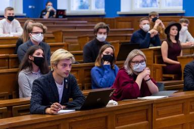Отчисленным за протесты белорусским студентам предложили учиться в России