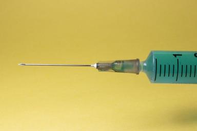 Лукашенко предложил производить вакцину от коронавируса в Беларуси