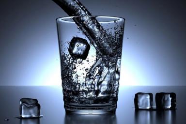 Эксперты рассказали, как распознать опасную бутилированную воду  