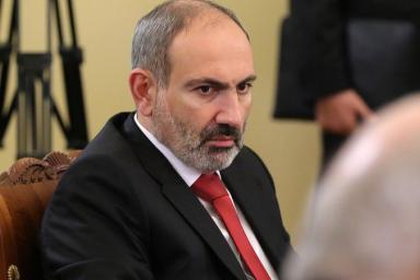 Оппозиция Армении требует от Пашиняна подать в отставку до полуночи