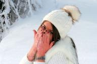 8 советов по правильному уходу за кожей рук зимой