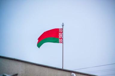 «Надругался над флагом»: Житель Минска получил огромный штраф 
