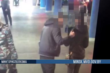 В Минске токсикоман ограбил в переходе женщину, чтобы купить клей