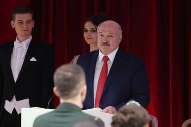 «Надежды на будущее»: Лукашенко признался, что ждет чудес