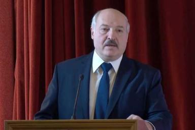 Лукашенко призвал военных не верить убаюкиваниям США и НАТО