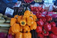 Черри – 8 рублей, картошка – от 60 копеек. Посмотрели, сколько стоят овощи  на Новом Лебяжем