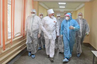 Лукашенко поехал в детскую инфекционную больницу в Минске