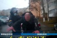 В Гомеле мужчина с ножом хотел расправиться с таксистом, который подвез его мать