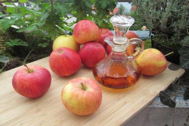 Как применять с пользой натуральный яблочный уксус: 5 способов