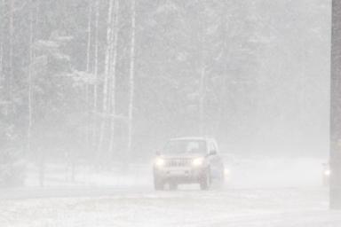 Неблагоприятные погодные условия: ГАИ Беларуси обратилась к водителям