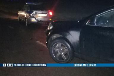 Под Гродно нетрезвый водитель на внедорожнике врезался в милицейский автомобиль
