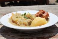 Какими полезными свойствами обладает квашеная капуста: ученые перечислили самые важные