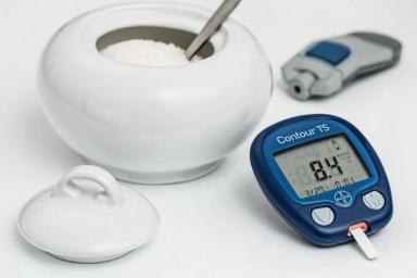Медики выяснили, почему при диабете и гипертонии тяжелее переносится COVID-19