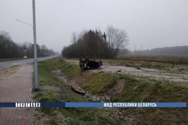 Автомобиль «взлетел» и приземлился на крышу: пьяный бесправник стал виновником ДТП в Брестской области