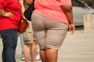 Почему люди набирают вес после замужества: специалисты нашли простое объяснение