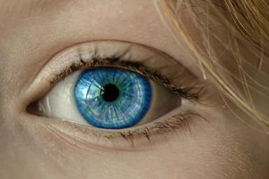 Медики назвали 3 «глазных» симптома распространенного онкозаболевания