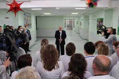 Лукашенко: в Беларуси снизилось число госпитализированных с пневмониями