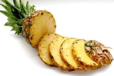 Как приготовить салат с ананасом: рецепт с заправкой из творожного сыра