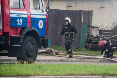 В Минске при тушении пожара сотрудники МЧС обнаружили погибшего хозяина квартиры