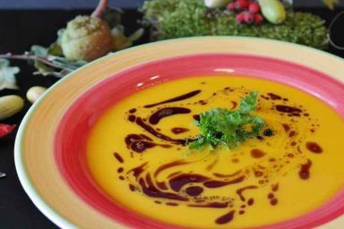 Диетологи назвали все минусы суповой диеты