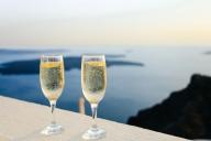 Какие популярные закуски на самом деле не сочетаются с алкоголем: диетологи перечислили продукты