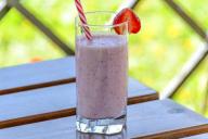 Диетологи назвали 3 основных правила кефирной диеты