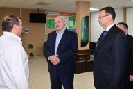 Лукашенко похвалил медиков: Если что-то надо, то обращайтесь, будем стараться помочь