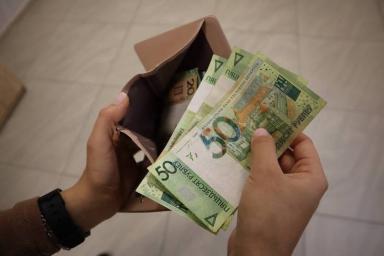 В Беларуси минимальная зарплата выросла до 400 рублей