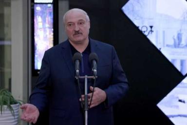 Лукашенко: Мы за сутки введем комендантский час и зачынім так, что никто нос не высунет