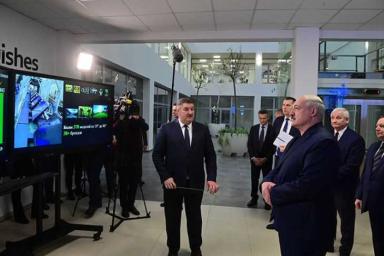 Лукашенко на «Горизонте» подарили «маленький лазерный телевизор»: что это такое