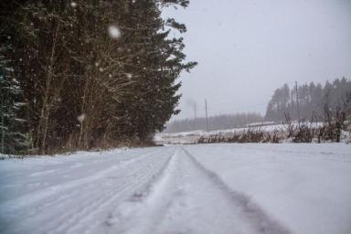 ГАИ советует водителям уступать дорогу снегоуборочной технике