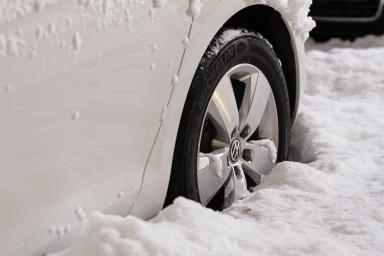 Чем опасен снег, скопившийся в автомобильных арках: выводы автоэкспертов