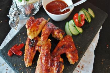 Как приготовить вкусные куриные крылышки: простой рецепт